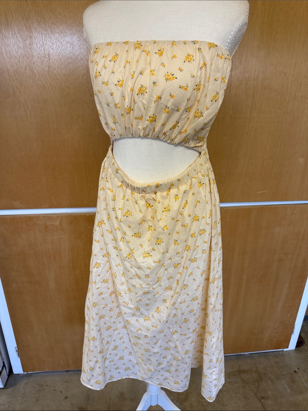 Le Lis Strapless Yellow Floral Cutout Midi Dress